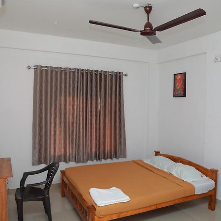 Villa Sivaranjini Tourist à Guruvāyūr Extérieur photo