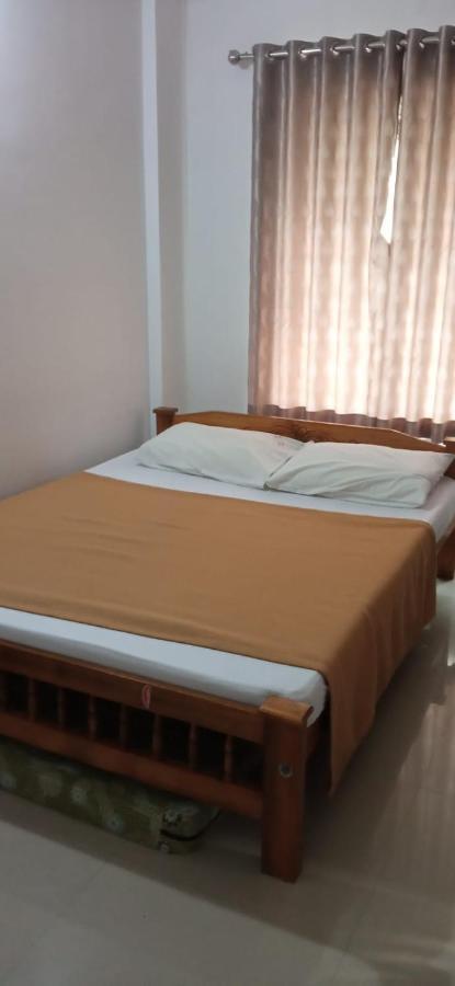 Villa Sivaranjini Tourist à Guruvāyūr Extérieur photo