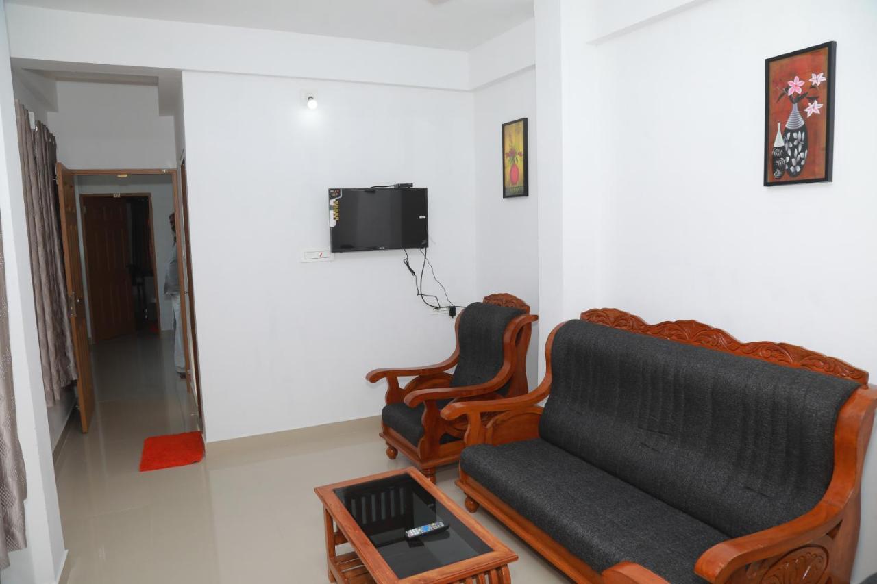 Villa Sivaranjini Tourist à Guruvāyūr Extérieur photo