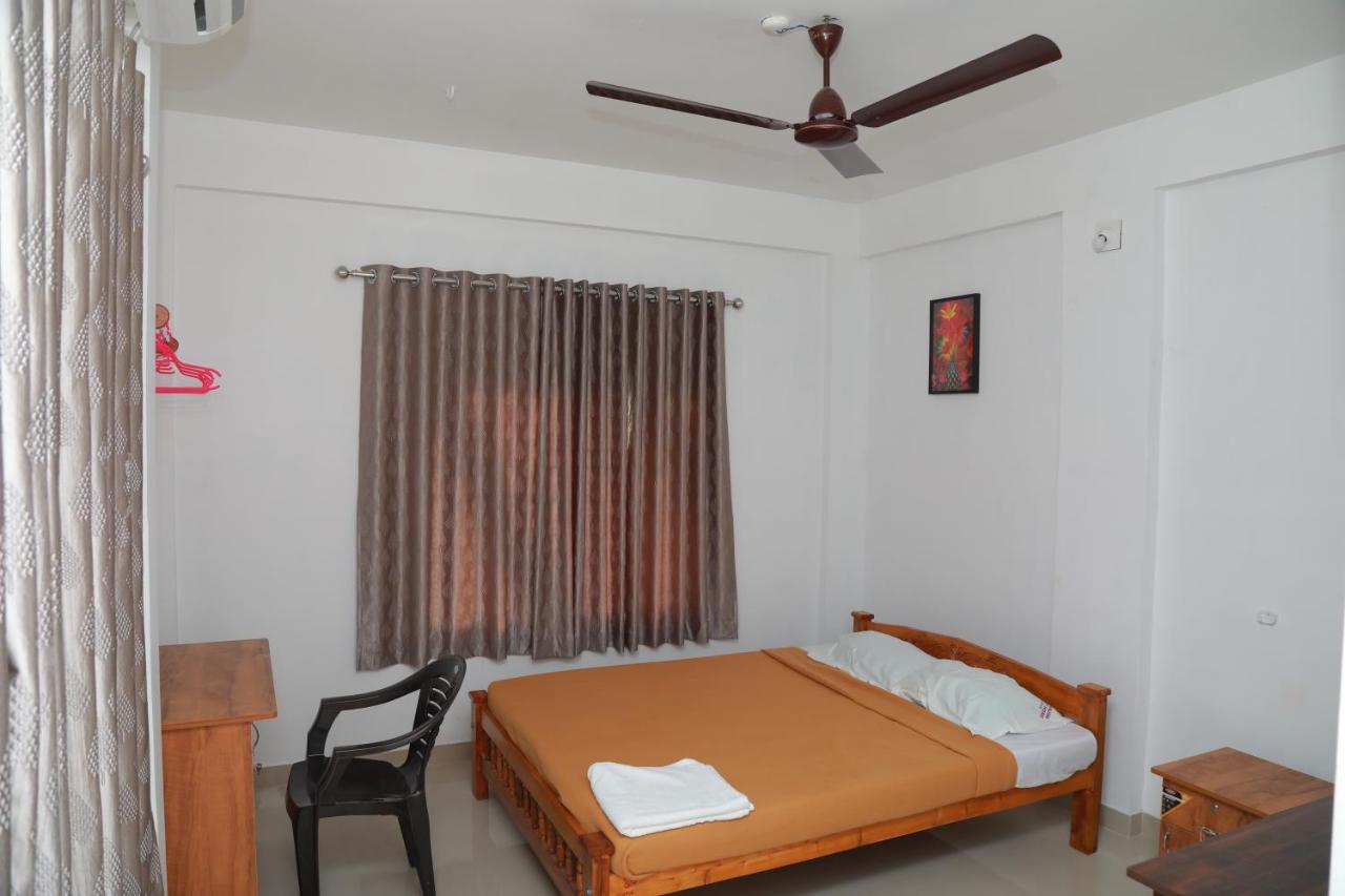 Villa Sivaranjini Tourist à Guruvāyūr Extérieur photo