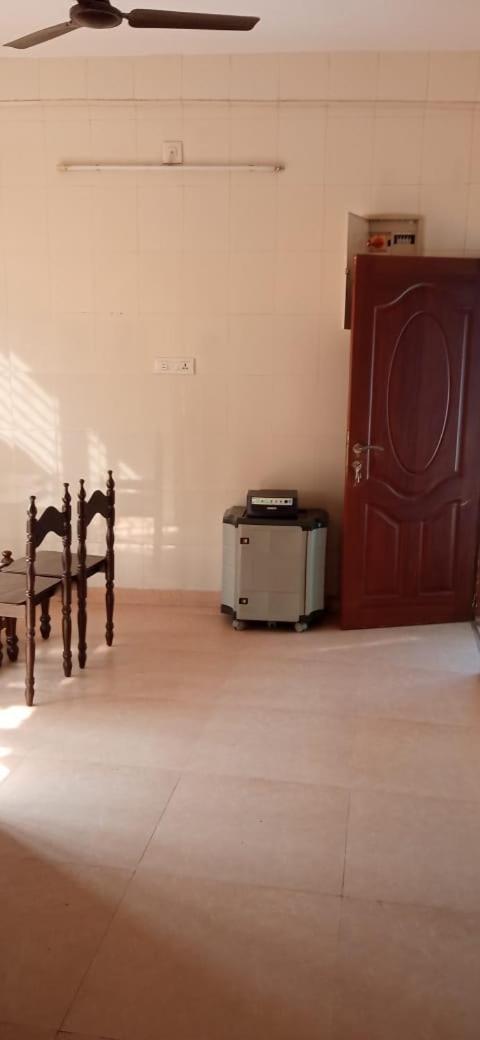 Villa Sivaranjini Tourist à Guruvāyūr Extérieur photo
